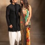 Shibani Dandekar Instagram - Let’s call these the before pictures 🤕🥴🥂💥 @faroutakhtar wearing @sabyasachiofficial jewerly by @irasvafinejewellery Farhan wearing @antar_agni_ujjawaldubey photography @shubhammandhyanphotography