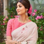 Shilpa Shetty Instagram – Dil baagh baagh ho gaya🌸♥️🌸

#LookOfTheDay #CherryBlossom #happiness #ootd #traditional #SareeNotSorry