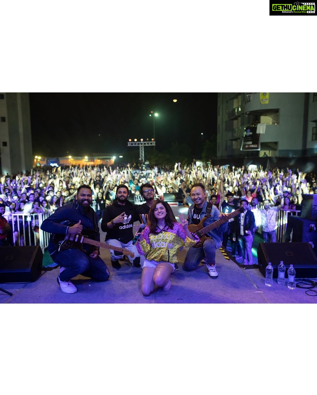 Shirley Setia Instagram - Tum dena saath mera 🤍 Beautiful vibes at AIIMS Raipur See you tomorrow IIT Jodhpur 🦢 @rolandfernandes25 @among_jamir @abhishek_kaharr @archit_smit_music @ashwin___suvarna @sancheth 📸 @riturajdharwadkar