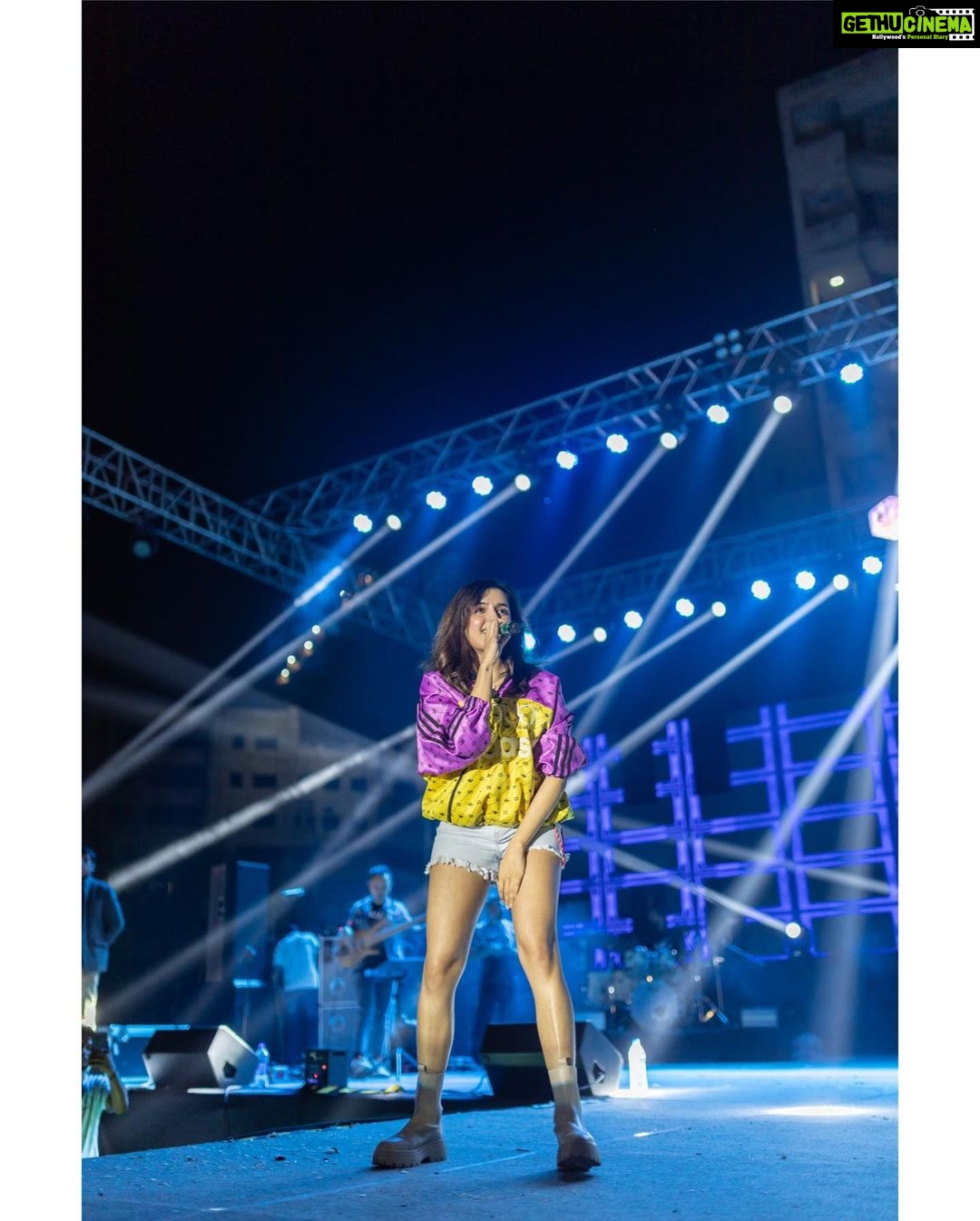 Shirley Setia Instagram - Tum dena saath mera 🤍 Beautiful vibes at AIIMS Raipur See you tomorrow IIT Jodhpur 🦢 @rolandfernandes25 @among_jamir @abhishek_kaharr @archit_smit_music @ashwin___suvarna @sancheth 📸 @riturajdharwadkar