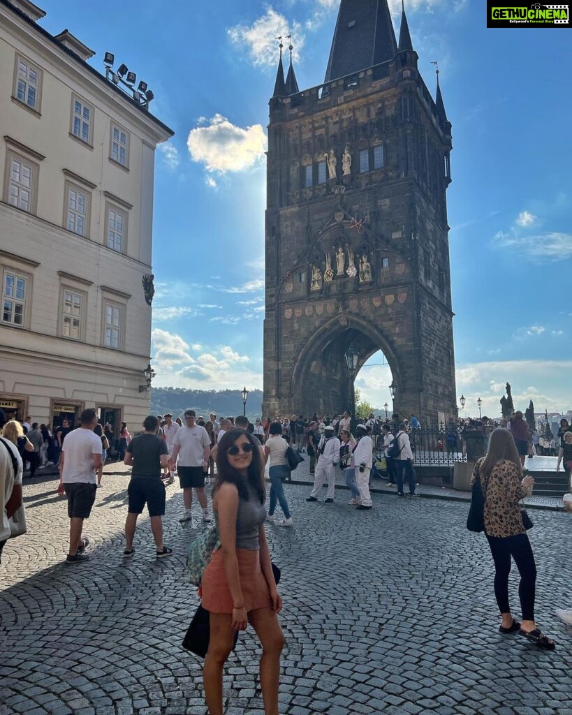 Shirley Setia Instagram - Out & about at the Charles Bridge & John Lennon Wall in #Prague 💛 #shirleytravels #travel #shirleysetia #czechrepublic Prague, Czech Republic