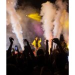 Shirley Setia Instagram - Thank you IIT Jodhpur !! You all were amazeee 💛 Shoutout to @shovenshah @tribevibe.live for your constant support! Also to @mourjo @sabaamalik01 @onstagetalents thanks a bunch alwaaays 🤗🤗 @Getchiro @ralphmenezs @archit_smit_music @surajrava @jaidevterphale @ashwin___suvarna 📸 : soon to be married @riturajdharwadkar !! Congrats buddy 💫