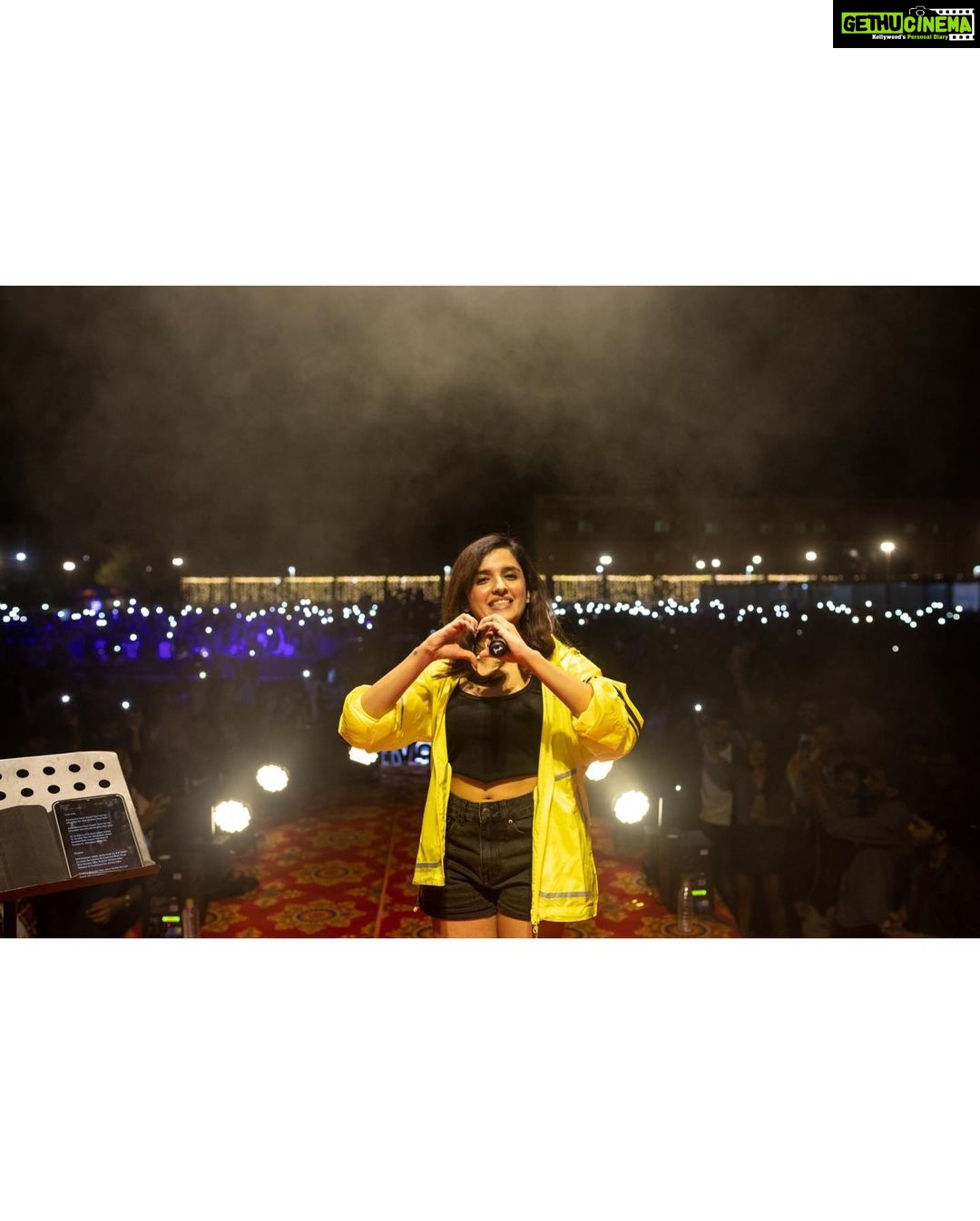 Shirley Setia Instagram - Thank you IIT Jodhpur !! You all were amazeee π Shoutout to @shovenshah @tribevibe.live for your constant support! Also to @mourjo @sabaamalik01 @onstagetalents thanks a bunch alwaaays π€π€ @Getchiro @ralphmenezs @archit_smit_music @surajrava @jaidevterphale @ashwin___suvarna πΈ : soon to be married @riturajdharwadkar !! Congrats buddy π«