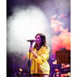 Shirley Setia Instagram - Thank you IIT Jodhpur !! You all were amazeee 💛 Shoutout to @shovenshah @tribevibe.live for your constant support! Also to @mourjo @sabaamalik01 @onstagetalents thanks a bunch alwaaays 🤗🤗 @Getchiro @ralphmenezs @archit_smit_music @surajrava @jaidevterphale @ashwin___suvarna 📸 : soon to be married @riturajdharwadkar !! Congrats buddy 💫