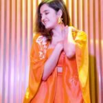 Shirley Setia Instagram - 🍊 Outfit @aanchalrohra Jewellery @blingthingstore Styled by @akankshakawediastyle Photographer @manaskhuman