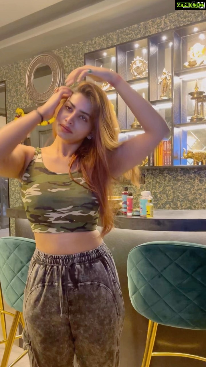 Shivani Narayanan Instagram - Follow @lakshmikrishna_naturals @lakshmikrishna_feedbacks @lakshmikrishna_naturals @lakshmikrishna_feedbacks ❇️Hair oil - reduce hairfall & volumizing hair length ❇️Biotin gummies - clinically proven hair stronger & thicker ❇️Forehead gel - helps to hair growth ❇️Hair growth serum - helps to root hair growth & stronger ❇️Conditioning shampoo - moisture & de tangle the hair ❇️Anti frizz hair serum - reduce frizz your hair Orders kindly follow lakshmikrishha insta page And DM or Call 8447690898 9090903014 Whatsup 9361503644 9344569982