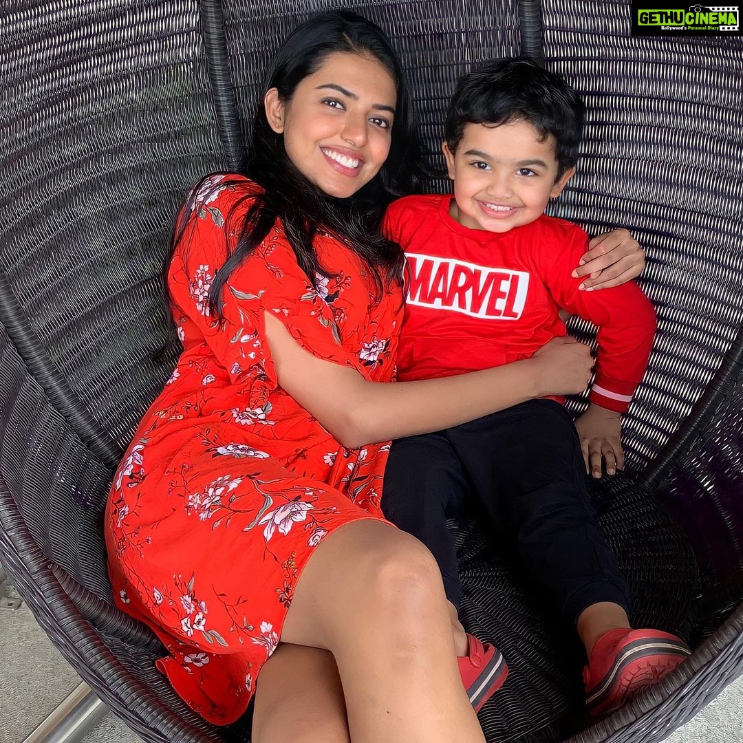 Shivani Rajashekar Instagram - #tbt when baby Ayaan and I wore matching clothes ❤️🥰❤️ Look what I found 🥰 @aswinfilm @shreaashwin