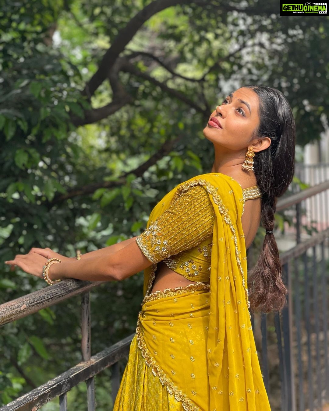 Shivani Rajashekar Instagram - Styled by @apoorva_reddy_yaramala Outfit from @firoz_design_studio Earrings @rubans.in #Jilebi .. new movie .. new beginning ..blessed π really thrilled to work with legendary director #VijayaBhasker garu .. so so happy to star opposite my best friend @sree_kamal π€ and really excited to work with @ankithkoyyalive @babloo_mayaa @actorsunnyk #Muralisharma garu #RajendraPrasad garu and others π Ps : 4th pic .. Hey Eucalyptus π @tharunbhascker