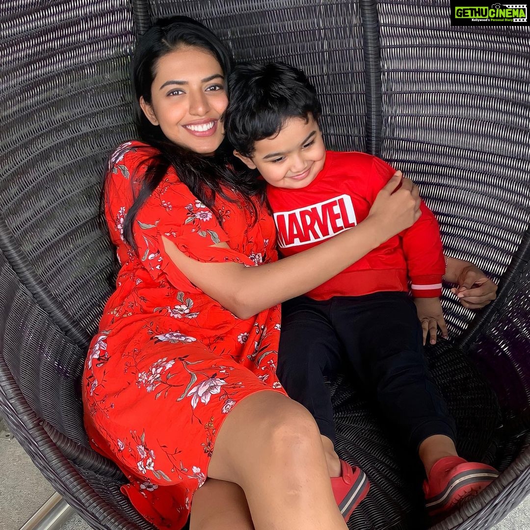 Shivani Rajashekar Instagram - #tbt when baby Ayaan and I wore matching clothes ❤️🥰❤️ Look what I found 🥰 @aswinfilm @shreaashwin