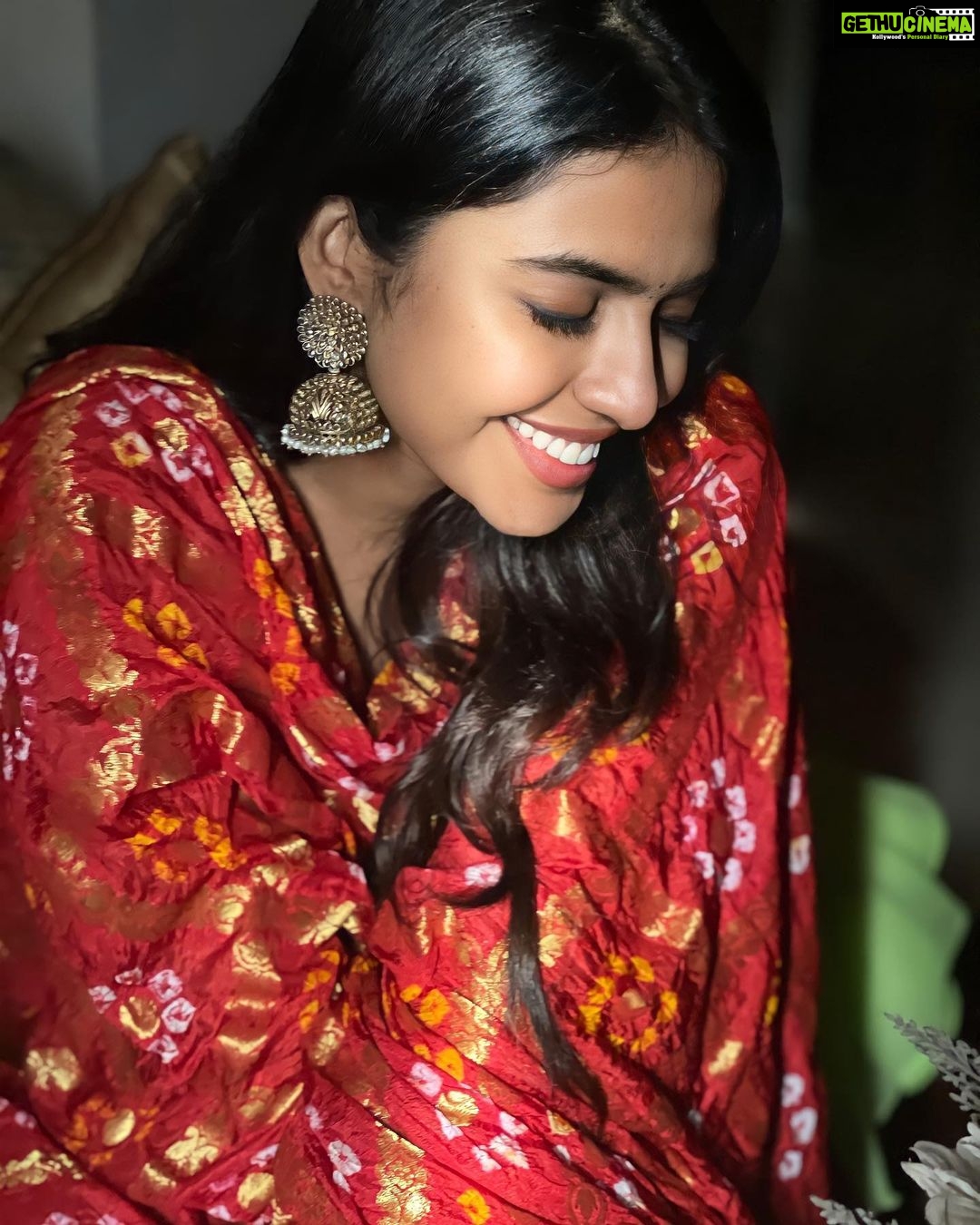 Shivani Rajashekar Instagram - @shivathmikar ‘s magic 💕📷 Styling @apoorva_reddy_yaramala Outfit @diva_designer_studio_
