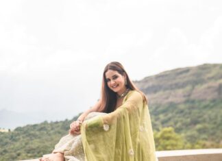 Shivshakti Sachdev Instagram - Diwali Mere Sang was one of my favourite Series I have ever done on Instagram. Here is the Diwali Dump!! #fashionlookbook #diwalioutfits #ethniclove #indianoutfits #traditionaloutfit