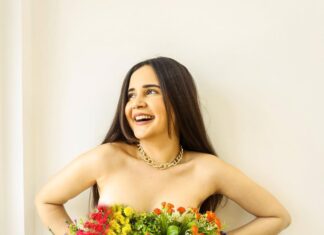 Shivshakti Sachdev Instagram - When you don't have anything new to wear for your birthday 🎂 #5daystogo #maymonth #birthdaymonth #love #life #thankful #blessed #mine #yay #smile #just #trend #flowers #thankful #grateful #blessed #21stmay #5daystogo #love #life #bekind #beyou #smile #instagram #youtubeindia