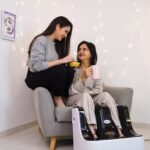 Shivshakti Sachdev Instagram - We are back from our amazing Trip and mum needed was a relaxing foot massage. She went for a trek for the first time and had so much fun but I knew her legs would need massage ! Best gift for your parents and my parents just love this massager from @theagaro_lifestyle . This got auto and manual options both with Kneading, Rolling scraping massage and you can opt for specific parts too for a relaxing massage 😍 ! My mum absolutely loves her pamper time!! Amazon link- https://www.amazon.in/dp/B073M5ZTF9/ #agaro #theagaro_lifestyle #agaromassager #relaxwithagaro #giveyourbodytheloveitdeserves #theagarolifestyle #christmasgiftideas