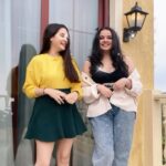 Shivshakti Sachdev Instagram - This OR that ? SIBLING EDITION !!! @meshobhasachdev Trust me I am Smart !! #sisters #thisorthat #trending #siblingedition #feelitreelit #feelkaroreelkaro #mine #grateful #thankful #yay #sistersister #sisterlove #sisterthisandthat