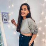 Shivshakti Sachdev Instagram - OuTfit of the Day! Checking out myself 100 times before I leave the house, do you do that too? Top: Zara Jeans: Zara #obsessed #thankful #grateful #checkingout #beforeleavingthehouse #today'slook #ootd #blessing #mine #thankyougod #outfitoftheday #outfitinspiration #fashion #indianyoutube #youtubeindia #smile #beyou #beblessed #thanku #okbye