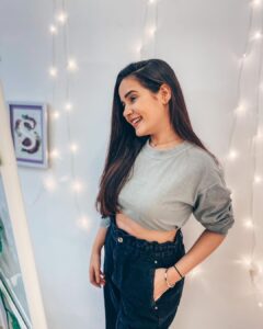 Shivshakti Sachdev Instagram - OuTfit of the Day! Checking out myself 100 times before I leave the house, do you do that too? Top: Zara Jeans: Zara #obsessed #thankful #grateful #checkingout #beforeleavingthehouse #today'slook #ootd #blessing #mine #thankyougod #outfitoftheday #outfitinspiration #fashion #indianyoutube #youtubeindia #smile #beyou #beblessed #thanku #okbye