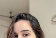 Shivshakti Sachdev Instagram - Saturday Skincare Tips Right way to wash your Face! #skincarereels #facialskincare #skincaretip #facewash #tipsskincare #treatyourskin