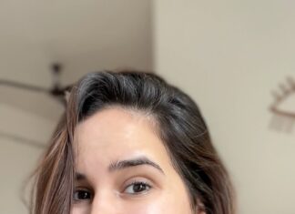 Shivshakti Sachdev Instagram - Saturday Skincare Tips Right way to wash your Face! #skincarereels #facialskincare #skincaretip #facewash #tipsskincare #treatyourskin