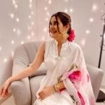 Shivshakti Sachdev Instagram - Love and Light !!! Outfit @aachho Shot by @meshobhasachdev #diwali2020 #diwali #love #life #blessed #blessing #mine #happy #happiness #life #thankful #grateful #diwali #festiveseason #youtubeindia #indianyoutuber #indianfestivals #indianwedding #weddingseason #festive