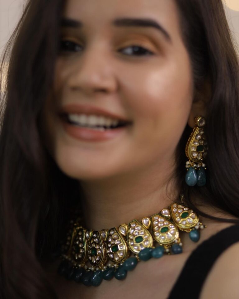 Shivshakti Sachdev Instagram - Jewellery can change your whole look, it can add so much to a simple outfit. We are here with my festive collection ! Check out @shinewithusalways and get my most favourite kundan set !! #diwali #festiveseason #weddingseason #love #life #wedding #festivals #celebrate #jewellery #shinewithusalways #shinewithus #indian #indianyoutuber #indianfestival #indianlove #earrings #neckpieces #kundansets #indianwear #sareegirl #celebrate #love #life #family #jewellerycollection