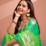 Shivshakti Sachdev Instagram – Festive Fits with SS 
Day 3 

One of my most favourite outfits !! 

Saree : @aachho 
Shot by @amit_dey_photography 
Music @sonymusicindia 

#fashion #grwm #indian #ethnic #lovesaree #sareetime #sareeday #traditionaloutfit #sareelook #festivelook #ethniclove #fashionreels