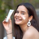 Shivshakti Sachdev Instagram - Cheers to Thalgo for that sun-kissed skin & happy smile!♡ @thalgoindia It's a non-oily, non-whitening, non-sticky, non-comedogenic and fragrance-free sunscreen cream. The sun protection treatment helps in protecting your skin integrity and acts to prevent photoaging. Apply every morning after the everyday cream before any exposure to the UV rays (even urban). Buy this from sabnatural.com using my coupon code "shivshakti20" to get 20% discount. #thalgo #sabnaturalindia #oceamarinecosmetics #sunscreenspf #spf50 #spf50+ #suncare #thalgoindia #ad #collab #shivshakti #marineproducts #thalgocosmetics #skincare #france #marinebeauty #trendingnow DISCLAIMER: *Clinical study under dermatological control conducted in 22 volunteers (women, 22-69 years old, combination to oily skin), who used SPF50+ Screen Cream on the entire face and neck, applied in the morning after the usual day cream and applied again at midday. Dermatologically controlled evaluation of skin tolerance and comedogenic potential. Self-assessment of the product by volunteers after 28 days of use (% of volunteers agree and rather with the claim).