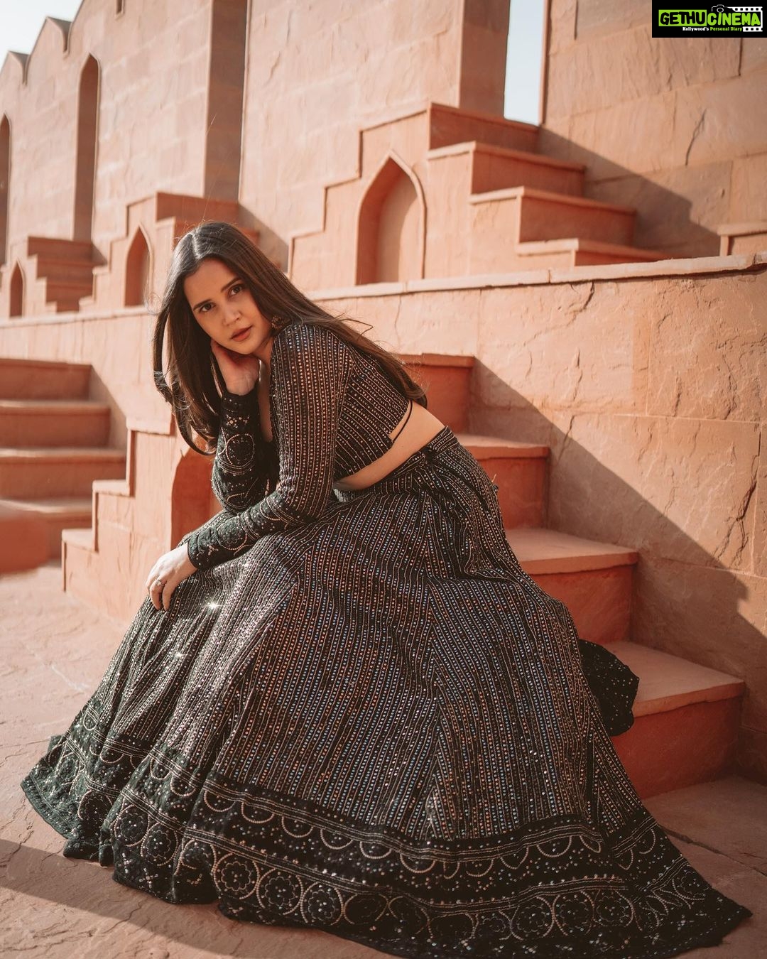 Shivshakti Sachdev Instagram - Indian wear makes me the happiest !! #indianwear #instagram #instagramreels #just #indianweddings #lehenga #indianwedding #weddingslooks #grwm #getreadywithme #like #share #subscribe #just #happytimes #indianwear #indianfestivals #indianweddings