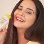 Shivshakti Sachdev Instagram - Garnier's new Micellar Water enriched with Vitamin C is my favourite way to remove makeup 💄 It gently cleanses & reduces dullness, giving you instantly clean, bright skin🌟 @garnierindia @mynykaa #MicellarWater #SwipeForBrightSkin #VitaminCMicellar #Ad