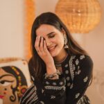 Shivshakti Sachdev Instagram - When it comes to festive and wedding session, we are always like "kya pehene" tbh I always look for Chikankari work because it looks so elegant and by adding jewellery you can make any simple outfit festive. I am obsessed with lucknowi ( Checkout my Feed to know ) #diwali2021 #diwalifestival #indianfestival #indianlook #indianwear #indian #smile #chikankari #lucknowiwork #festivevibes #festiveseasons #diwalipartlook #diwali #thankful #grateful #blessed #indianfestival #indianyoutuber #lovechikankari