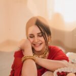 Shivshakti Sachdev Instagram - Happy Chhoti Diwali 🪔 Outfit : @houseofchikankari.in Jewellery : @shinewithusalways #feelitreelit #feelkaroreelkaro #trending #instagram #indianfestival #festiveseason #indianwear #makeup #love #instagramreels #indianwear #chikankari #lucknowioutfit #indianyoutuber #grwm #youtubeindia #reels #share #like #thankful #grateful #blessed
