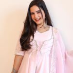 Shivshakti Sachdev Instagram - Pretty Pink !!! Outfit @aachho #indianoutfit #outfit #indianwear #indianwedding #indianfestival #instagram #feelitreelit #feelkaroreelkaro #instagram #yay #navratri #navratrispecial #outfits