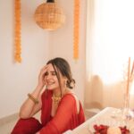 Shivshakti Sachdev Instagram - Happy Dhanteras !!! Celebrations Begins! There is something about Indian festivals that makes my heart smile. Dressing up, spending time with my loved ones and having delicious fooood. Celebrate safely and let's make this festive season Eco-friendly and animal friendly!! Outfit : @houseofchikankari.in Decor : @coastalhabitat.co #celebrations #diwali2021 #happydhanteras #dhanteras #jewelleryshopping #happiness #indianfestivals #indianyoutuber #familytime #love #besafe #animalfriendly #ecofriendly #indianoutfit #makeuplook #makeupforever #yay #dress #enjoy