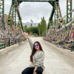 Shivshakti Sachdev Instagram - My most favourite reel from the trip !!! #thankful #grateful #leh #ladakh #nubra #pangong #holiday #familytime #travelwithme #travel #feelitreelit #feelkaroreelkaro #just #yay #enjoy #peace #sukoon #indianyoutuber #trending #youtubeindia #like #share #subscribe #instagramreel #travelreels #reelsinstagram