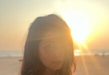 Shonali Nagrani Instagram - Glowing and flowing:) #sunset #sunsets #beachlife #beach #sunlit #sunkissed #flow #beachwear #sunlit #swimwear #swim #beachgirl #beachbum #shonalinagrani #poojawhatisthisbehaviour