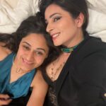 Shonali Nagrani Instagram - Love everywhere:) @mitsyriously @nehamukund08 #girls #letsgetready #dressup #posers #love #girlsgirlsgirls