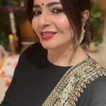 Shonali Nagrani Instagram - Bursting with excitement:):) #diwali #diwalivibes #festival #reels #reelsinstagram #reelkarofeelkaro #desi #indianfestival #diwali2022 #reelit #diwalidhamaka #joy #love #happy