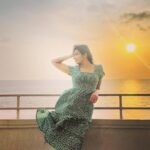 Shonali Nagrani Instagram - Sun and set:) #sunset #mumbai #silhouette #seaside #beach