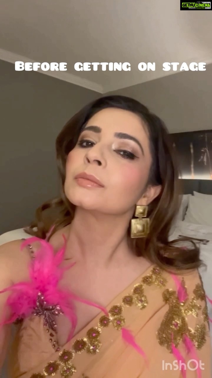 Shonali Nagrani Instagram - Pre and post show feels. And it’s a wrap. #stagelife #capetown #host #presenter #saree #liveevent #reelit #reelitfeelit #reelsinstagram #reelsinsta #reelkarofeelkaro #reelsvideo The Westin Hotel&resort- Cape Town