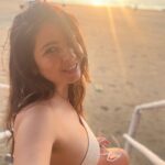 Shonali Nagrani Instagram - Glowing and flowing:) #sunset #sunsets #beachlife #beach #sunlit #sunkissed #flow #beachwear #sunlit #swimwear #swim #beachgirl #beachbum #shonalinagrani #poojawhatisthisbehaviour