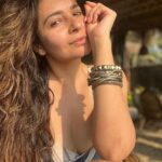 Shonali Nagrani Instagram – Lit…….sun….
#sunset #peace #sand #beachhair #beachhairdontcare #sunlight #swim #swimwear #vitsea #vitd #bliss