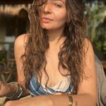 Shonali Nagrani Instagram - Lit…….sun…. #sunset #peace #sand #beachhair #beachhairdontcare #sunlight #swim #swimwear #vitsea #vitd #bliss