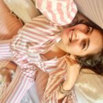 Shonali Nagrani Instagram - Let’s be cute:) #sundayvibes #stripes #candystripes #sunday #nightsuit #easybreezy #bedtime #sundayciesta