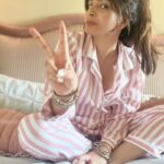 Shonali Nagrani Instagram - Let’s be cute:) #sundayvibes #stripes #candystripes #sunday #nightsuit #easybreezy #bedtime #sundayciesta