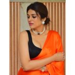 Shraddha Das Instagram - Diwali 🪔 in a @laevachi saree🧡 Jewellery : @the_jewel_gallery Bag : @eena.official Styling : @thewandermannequin @artbyavnee 📸 @snehzala #diwali #sareelove #shraddhadas Mumbai, Maharashtra