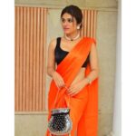 Shraddha Das Instagram - Diwali 🪔 in a @laevachi saree🧡 Jewellery : @the_jewel_gallery Bag : @eena.official Styling : @thewandermannequin @artbyavnee 📸 @snehzala #diwali #sareelove #shraddhadas Mumbai, Maharashtra