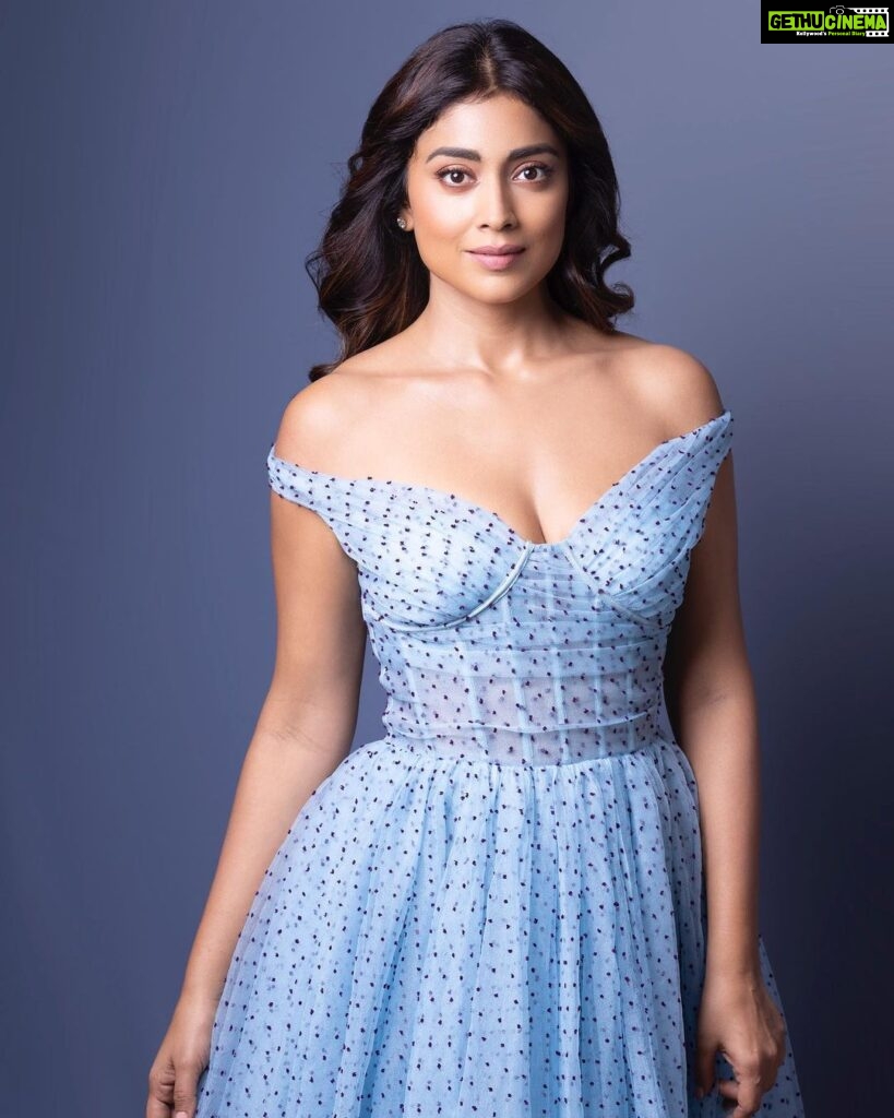 Shriya Saran Instagram - Thank you @gauriandnainika for this beautiful dress for #drishyam2 Absolutely love it !!!! Make up @makeupbymahendra7 Hair @priyanka__hairstylist Photographer @kausttubh_kambhhle