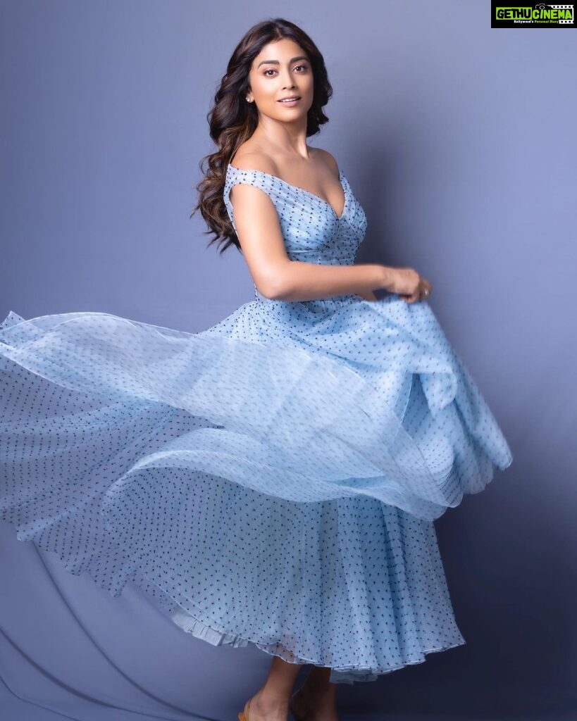 Shriya Saran Instagram - Thank you @gauriandnainika for this beautiful dress for #drishyam2 Absolutely love it !!!! Make up @makeupbymahendra7 Hair @priyanka__hairstylist Photographer @kausttubh_kambhhle