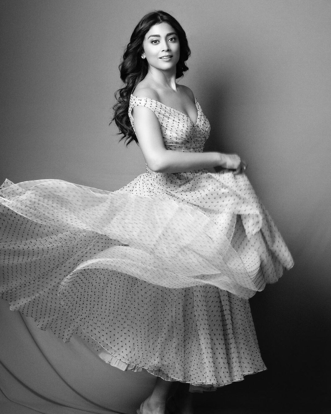 Shriya Saran Instagram - Thank you @gauriandnainika for this beautiful dress for #drishyam2 Absolutely love it !!!! Make up @makeupbymahendra7 Hair @priyanka__hairstylist Photographer @kausttubh_kambhhle