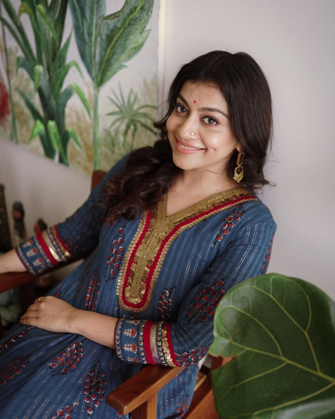 Shruti Ramachandran Instagram - @styledbyammu @keepitstylish_by_ammu @rizwan_themakeupboy @aisha_moidhu @jugalbandhi