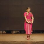 Shruti Ramachandran Instagram – So much to say about this beautiful piece but I somehow can’t find the words for it today. 
So so beautifully choreographed by @niranjanaanoop99 
Orupaad sneham to you and @narayani.anoop ❤️

📸 @the_curious_sailor